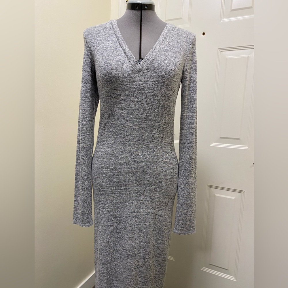 Wilfred long Sleeve V-neck Grey SweaterKnit midi dress size medium